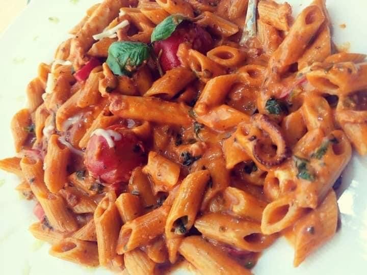 مكرونة روزي بفواكه البحر 