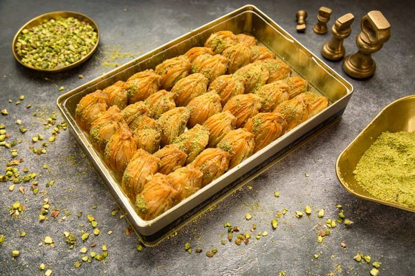 عش السراي بالفستق